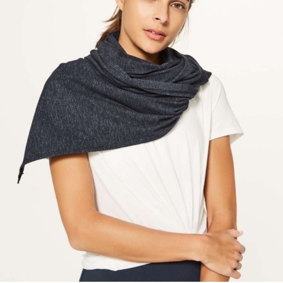 Lily lemon vinyasa scarf - Picture 5 of 10